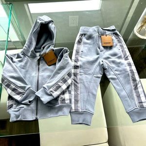 Burberry Kids Size 4Y Matching Set in Light Blue and Gray